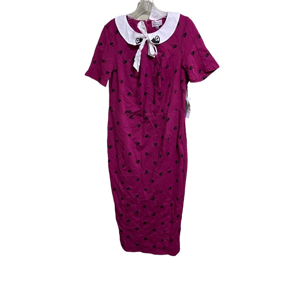 Unique Vintage Magenta Pencil Dress with White Peter Pan Collar and Black Print - Picture 3 of 5